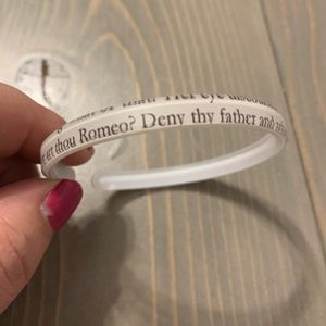 Colour by Amber skinny bracelet